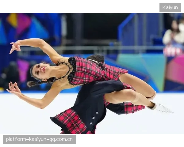 日本花样滑冰选手完美落地夺得金牌，征服冰雪世界！