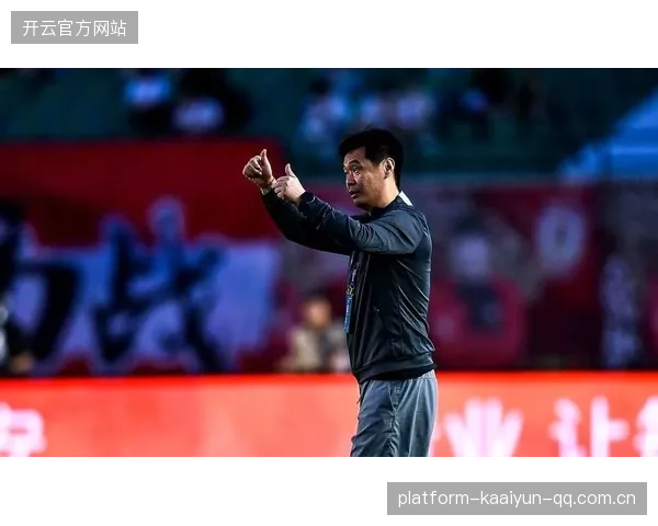 李霄鹏离队引发教练群体待遇讨论热潮