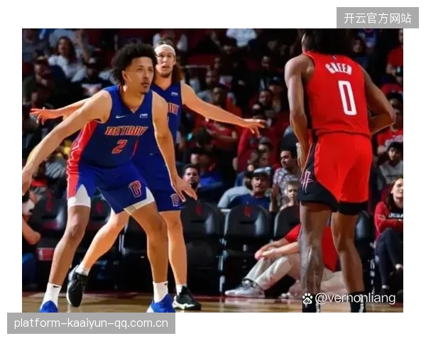 篮球新秀绝杀三分震撼全场，球馆瞬间沸腾的奇迹时刻