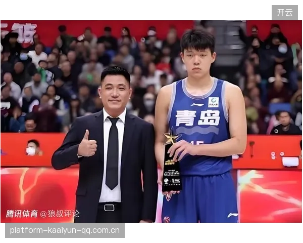 青岛男篮CBA夏季联赛豪取三连胜：从“逆袭”到“爆发”——一场精彩的青岛故事